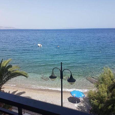 Agioi Theodoroi Beach Buitenkant foto