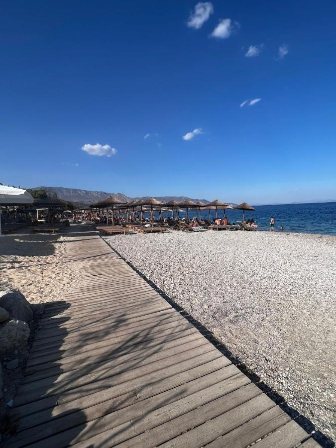 Agioi Theodoroi Beach Buitenkant foto